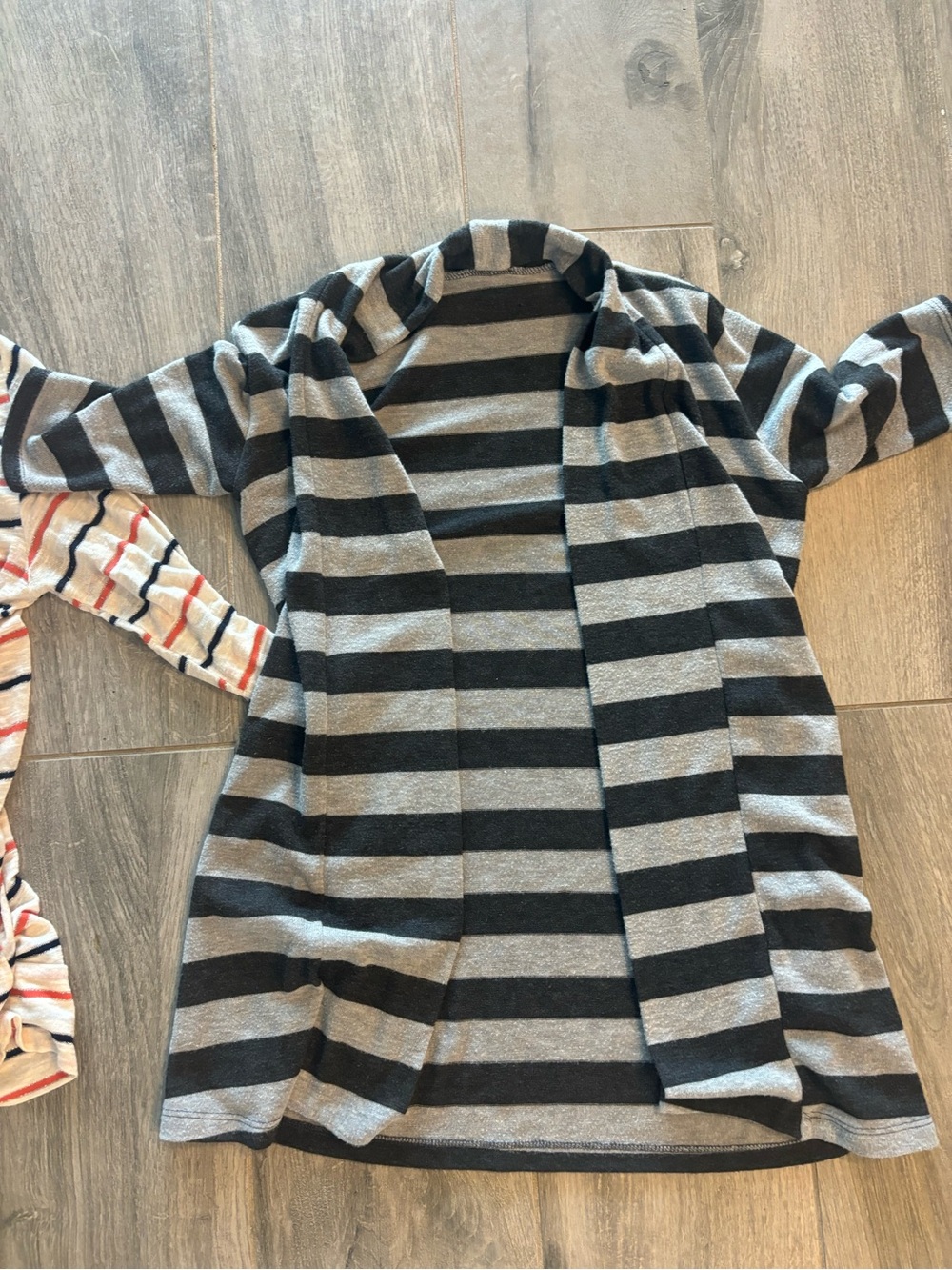 Striped Open-Front Women’s Cardigans - Picture 7 of 8